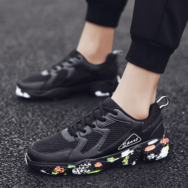 Tenisi actuali pentru bărbați cu inscripție - în trei culori