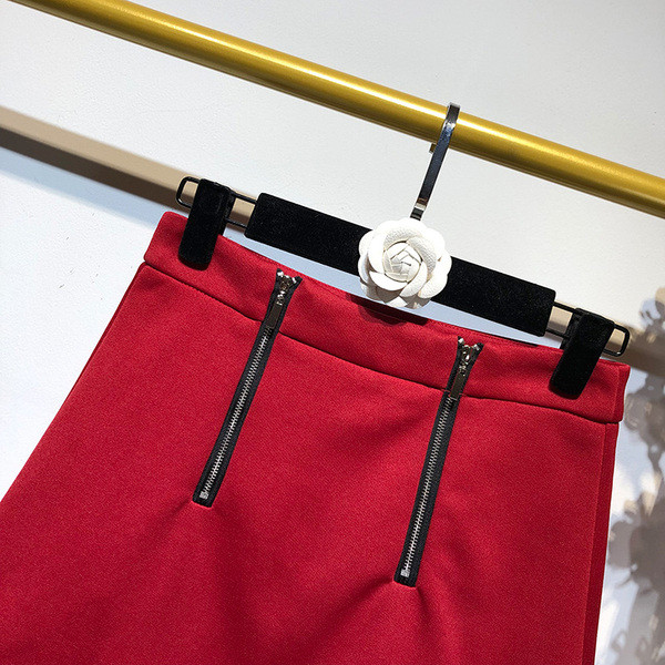 Fusta scurta de dama cu fermoar visiniu