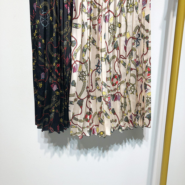 Fusta lunga plisata de dama cu model floral