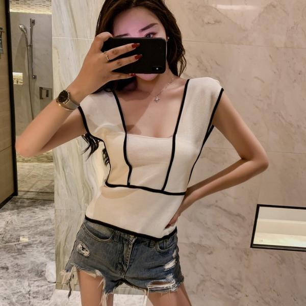 Bluză de damă modernă în alb și negru