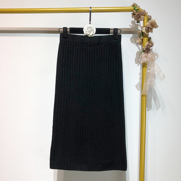 Fusta lunga plisata din tricotat subtire in doua culori