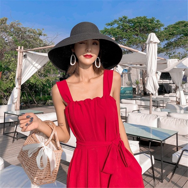 Salopetă de damă modernă cu curea în roșu