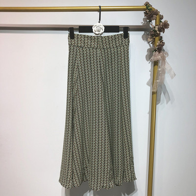 Fusta de dama lata in doua culori