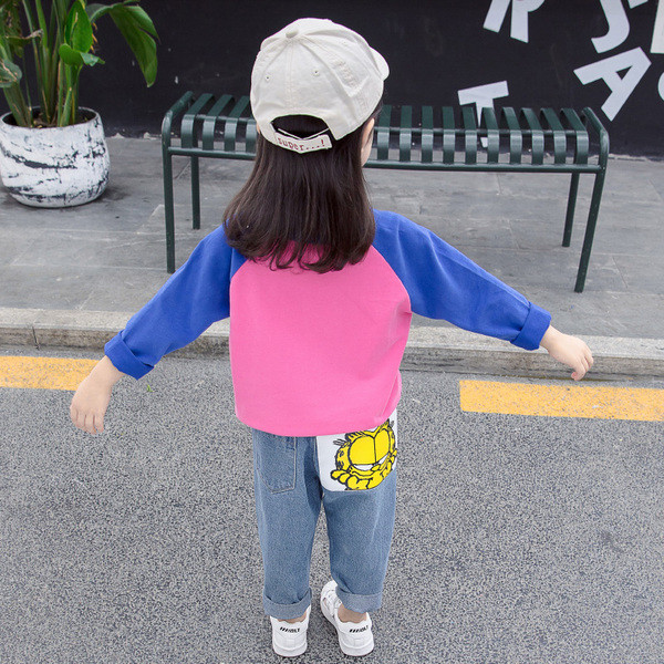 Bluza pentru copii pentru fete - in doua culori cu aplicatii diferite