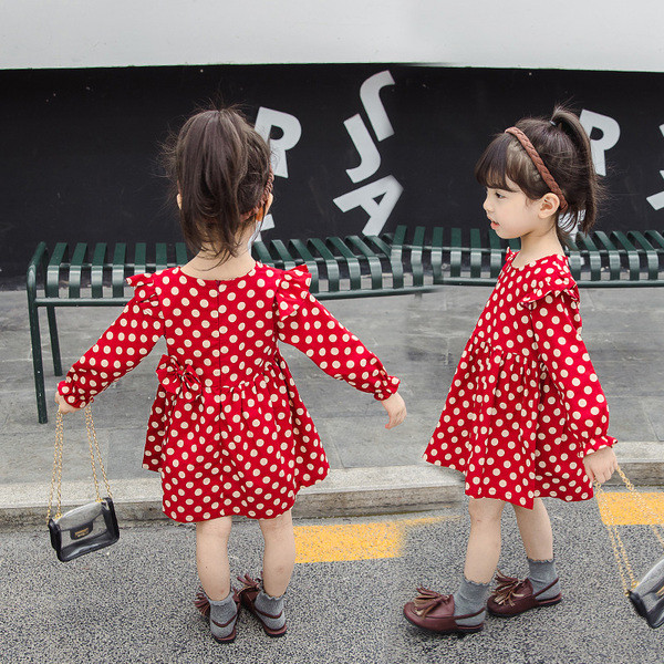 Rochie actuală pentru copii cu mâneci lungi în roșu