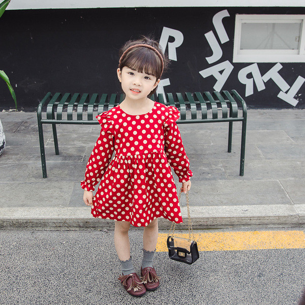 Rochie actuală pentru copii cu mâneci lungi în roșu