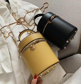 Geanta de dama moderna cu lant metalic si fermoar in mai multe culori