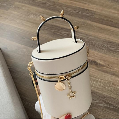 Geanta de dama moderna cu lant metalic si fermoar in mai multe culori