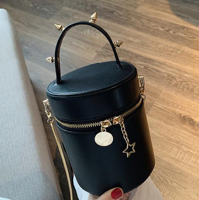 Geanta de dama moderna cu lant metalic si fermoar in mai multe culori