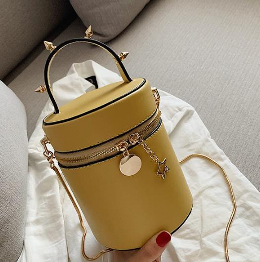 Geanta de dama moderna cu lant metalic si fermoar in mai multe culori