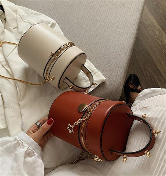 Geanta de dama moderna cu lant metalic si fermoar in mai multe culori