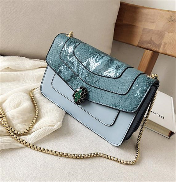 Geanta de dama moderna cu lant metalic in mai multe culori