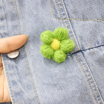 Модерно дамско яке с 3D елемент е два цвята