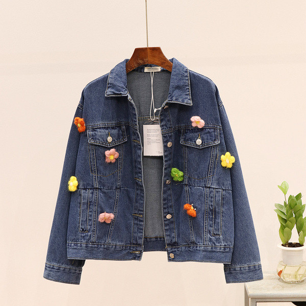 Модерно дамско яке с 3D елемент е два цвята