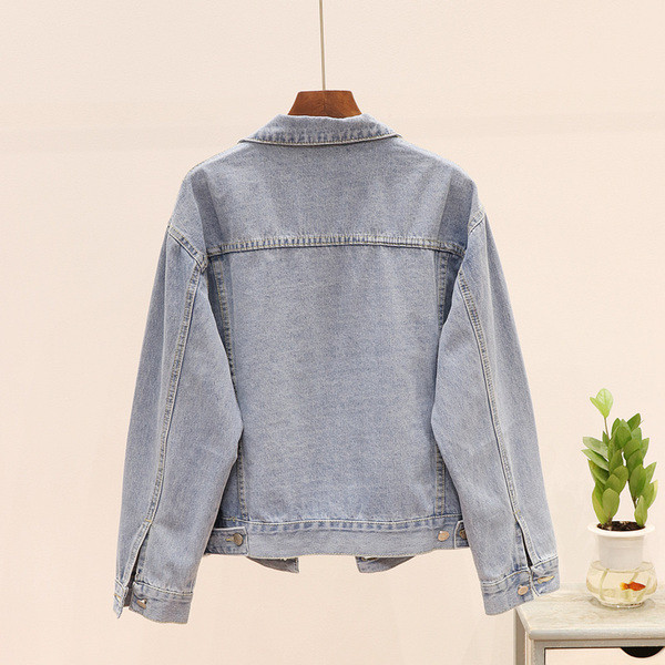 Модерно дамско яке с 3D елемент е два цвята