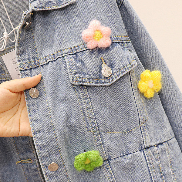 Модерно дамско яке с 3D елемент е два цвята