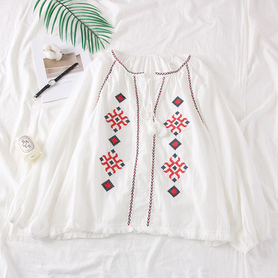 Camasa de dama model nou cu broderie in alb si negru