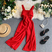 Salopetă modernă de damă în roșu și negru, cu bretele largi