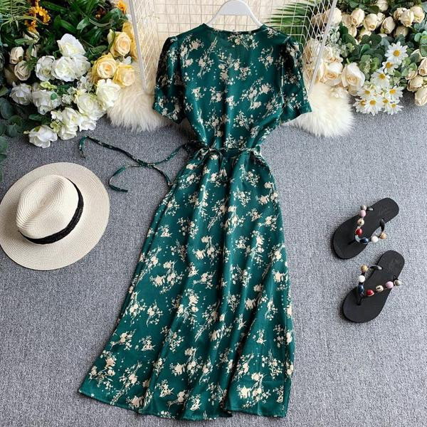 Rochie moderna de dama cu maneci scurte si nasturi de culoare verde