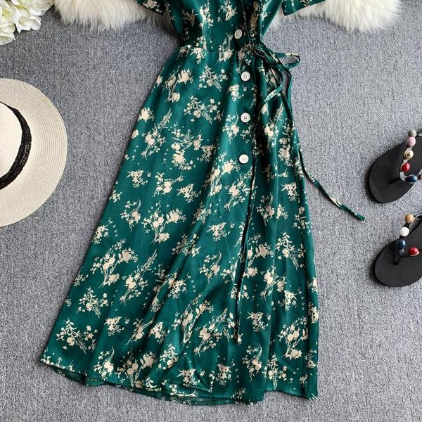 Rochie moderna de dama cu maneci scurte si nasturi de culoare verde