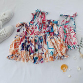 Bluză scurtă de damă modernă cu mâneci scurte și model colorat