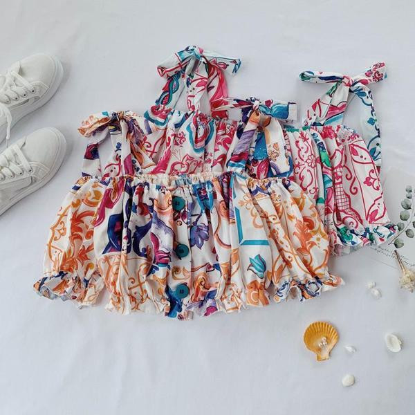 Bluză scurtă de damă modernă cu mâneci scurte și model colorat