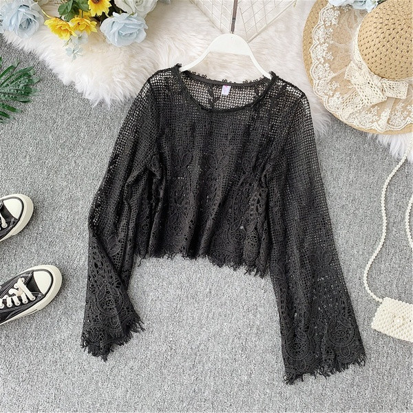 Bluză de damă modernă din dantelă în alb și negru