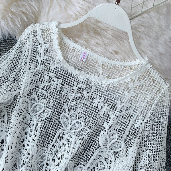 Bluză de damă modernă din dantelă în alb și negru