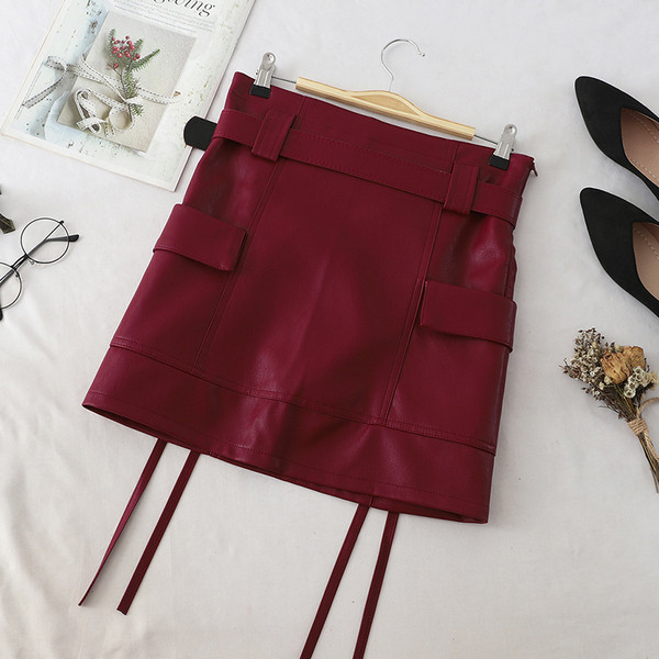 Fusta de dama moderna cu buzunare laterale si curea in mai multe culori