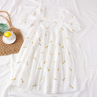 Rochie de dama model nou cu decolteu patrat si broderie