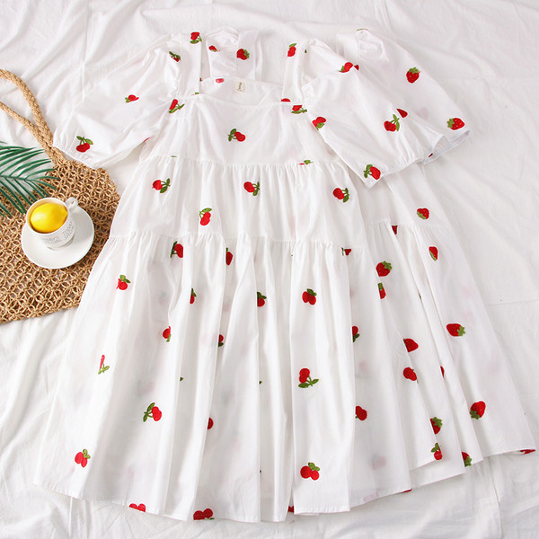 Rochie de dama model nou cu decolteu patrat si broderie