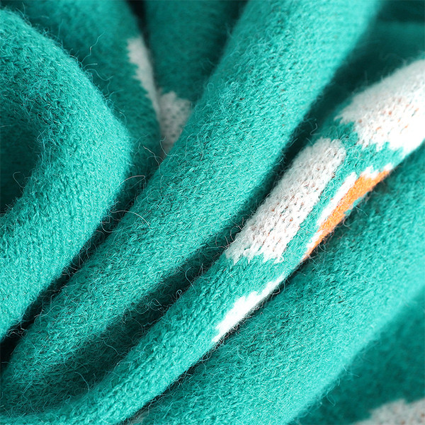 Vesta moderna de dama cu motive florale in negru si verde