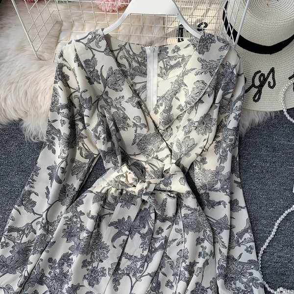 Rochie de dama cu decolteu in V in doua culori