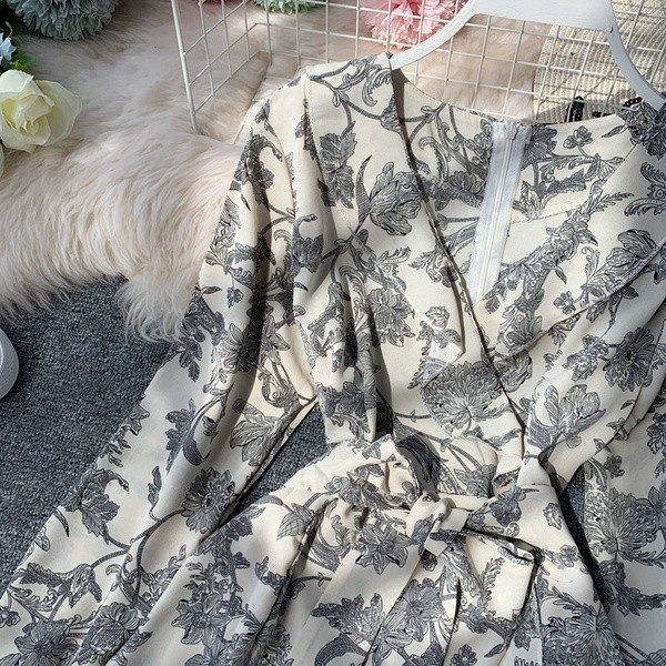 Rochie de dama cu decolteu in V in doua culori