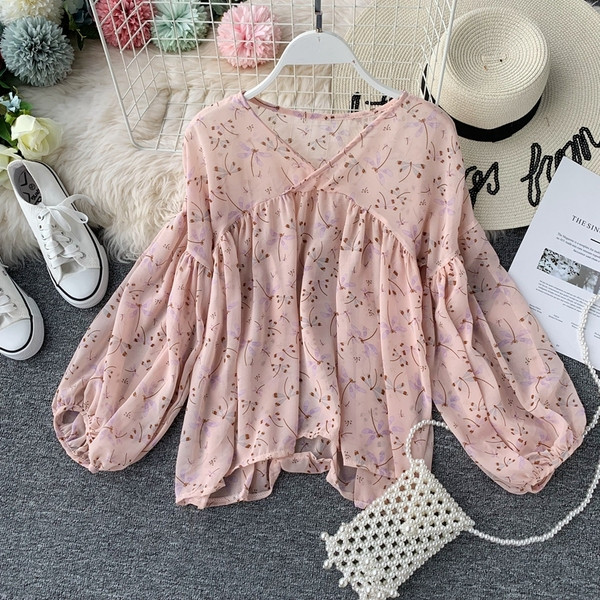 Cămașă de damă cu decolteu în V și model floral