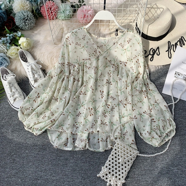 Cămașă de damă cu decolteu în V și model floral