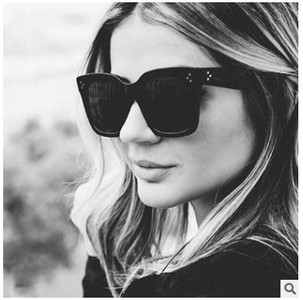 Ochelari de soare moderni de dama in forma patrata in mai multe culori