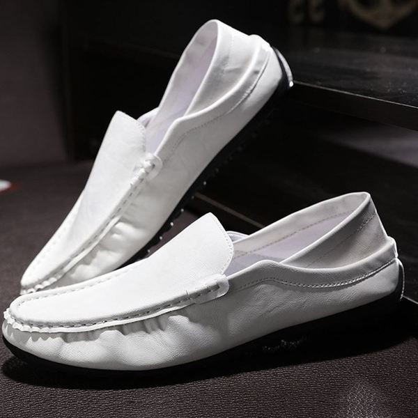 Model nou de mocasini barbatesti din piele ecologica in trei culori