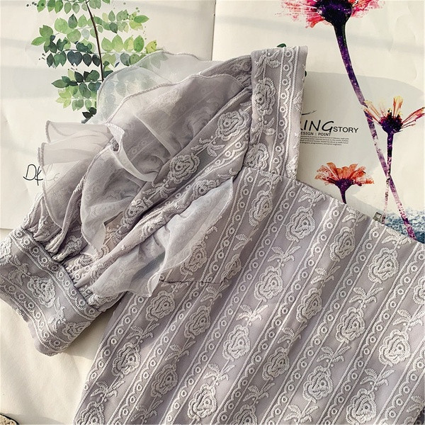 Bluză de damă modernă cu broderie în două culori