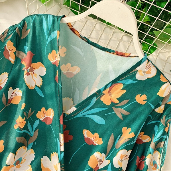 Cămașă modernă de damă cu model floral