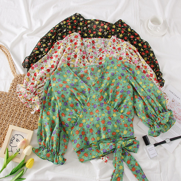 Bluza de dama actuala cu decolteu in V in mai multe culori