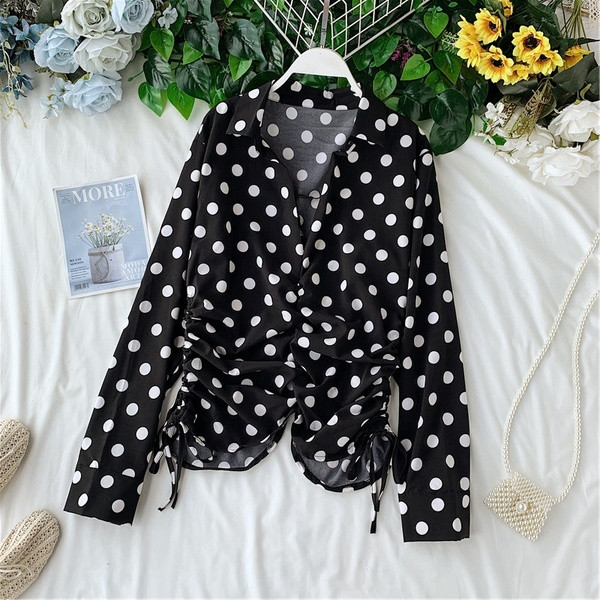 Cămașă de damă cu buline în alb și negru