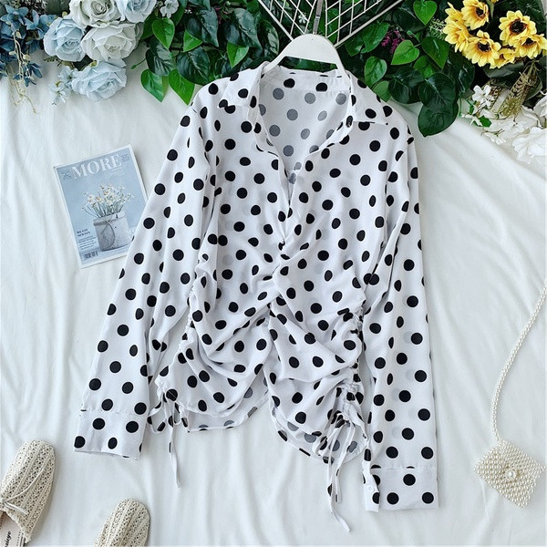 Cămașă de damă cu buline în alb și negru