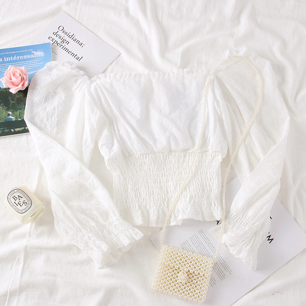 Bluză de damă modernă cu umerii goi și mâneci lungi în culoarea albă