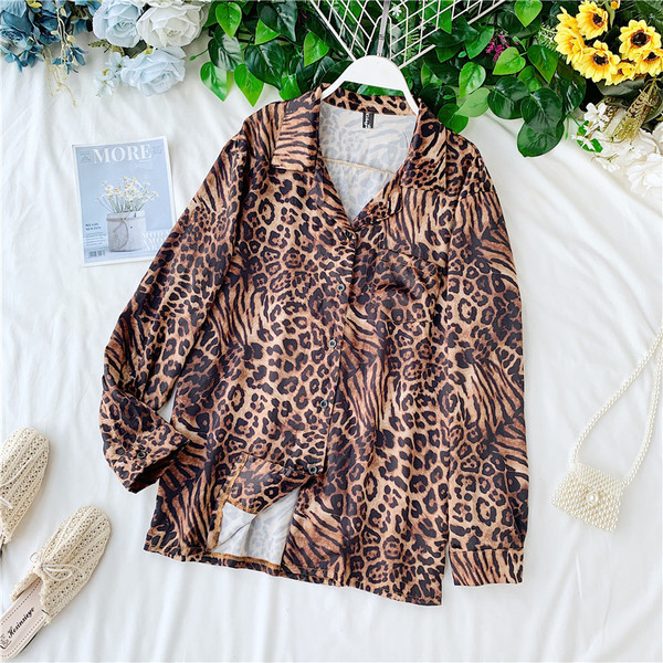 Cămașă de damă cu model animal și mâneci lungi