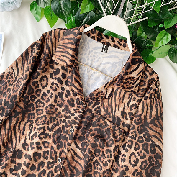 Cămașă de damă cu model animal și mâneci lungi