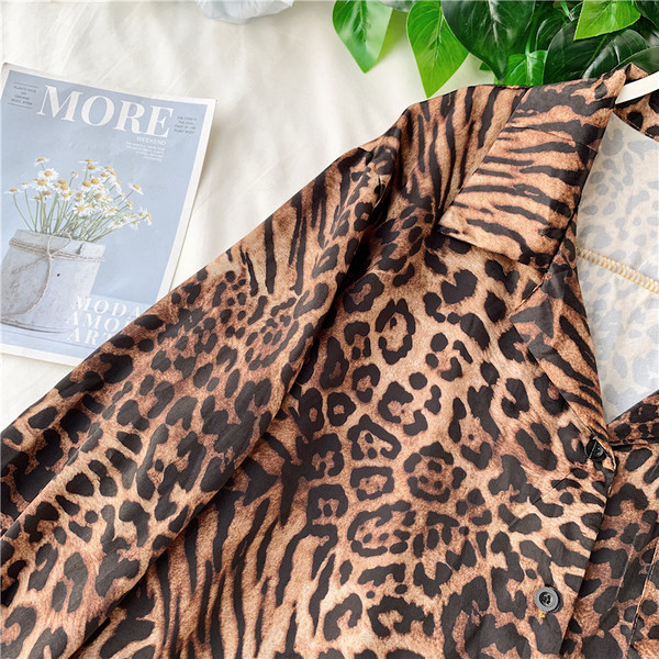 Cămașă de damă cu model animal și mâneci lungi