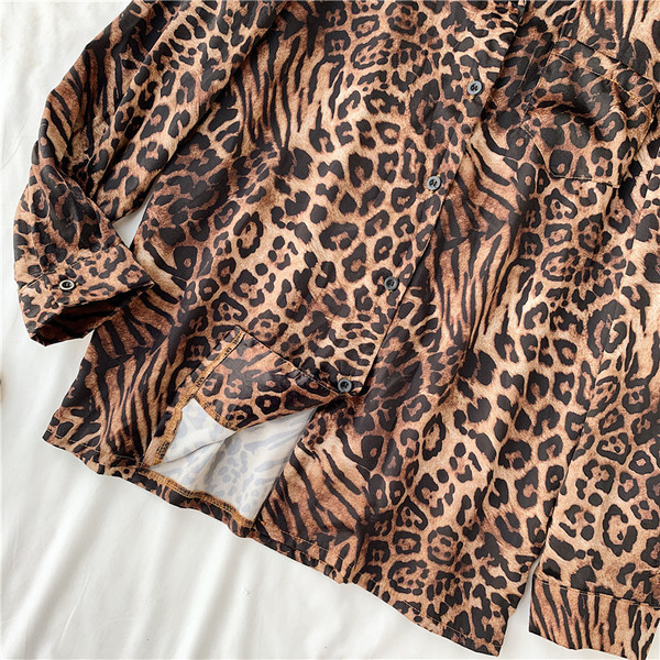 Cămașă de damă cu model animal și mâneci lungi