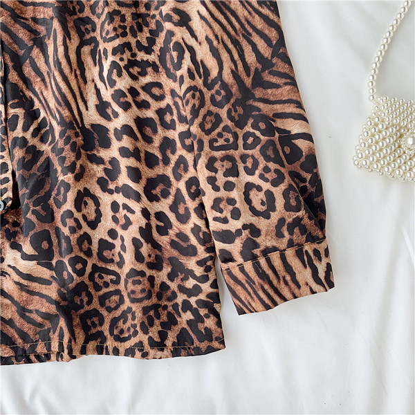 Cămașă de damă cu model animal și mâneci lungi