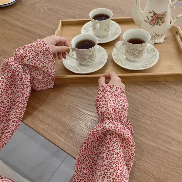 Bluză de damă modernă - model larg în roz